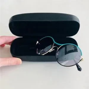 BALMAIN PARIS LUXURY ROUND SUNGLASSES NEW with CASE BALMAIN PARIS LUXURY ROUND SUNGLASSES NEW with CASE main image 2